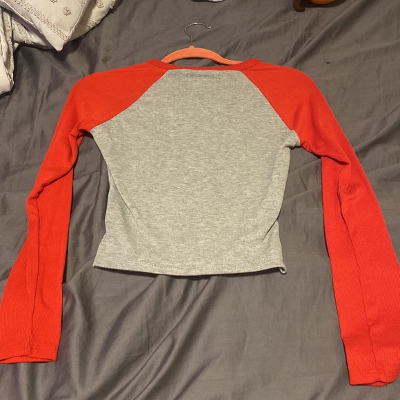 Red and grey cropped 98 long sleeved top - Picture 2 of 2